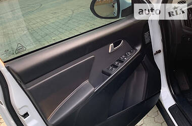 Позашляховик / Кросовер Kia Sportage 2011 в 