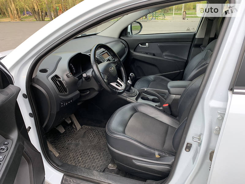 Внедорожник / Кроссовер Kia Sportage 2011 в Сумах