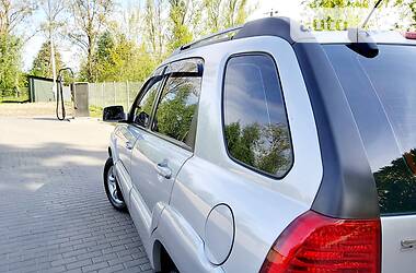 Позашляховик / Кросовер Kia Sportage 2007 в 