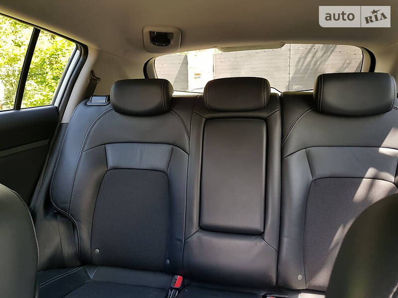 Внедорожник / Кроссовер Kia Sportage 2011 в Сумах