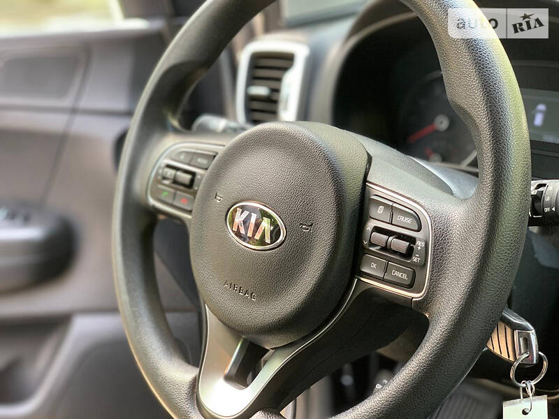 Позашляховик / Кросовер Kia Sportage 2016 в Львові