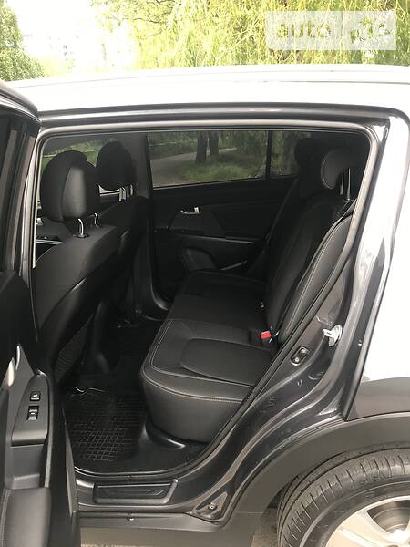 Позашляховик / Кросовер Kia Sportage 2011 в Рівному