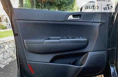 Позашляховик / Кросовер Kia Sportage 2017 в 