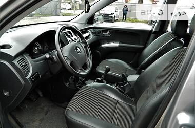 Внедорожник / Кроссовер Kia Sportage 2006 в Ровно