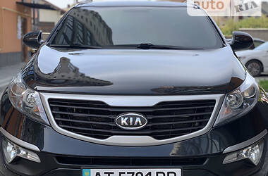 Внедорожник / Кроссовер Kia Sportage 2011 в Ивано-Франковске