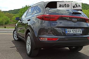 Позашляховик / Кросовер Kia Sportage 2016 в Києві