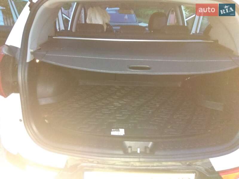 Внедорожник / Кроссовер Kia Sportage 2012 в Ивано-Франковске