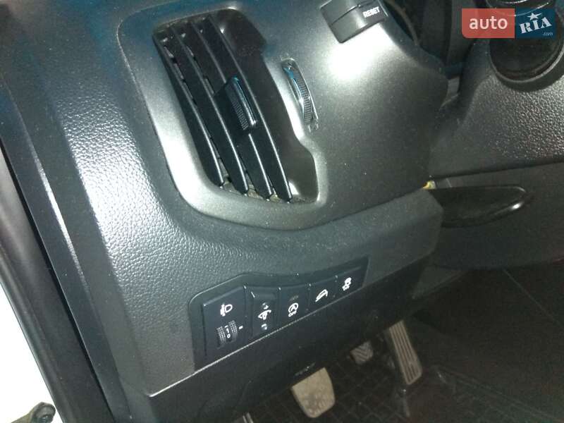 Внедорожник / Кроссовер Kia Sportage 2012 в Ивано-Франковске