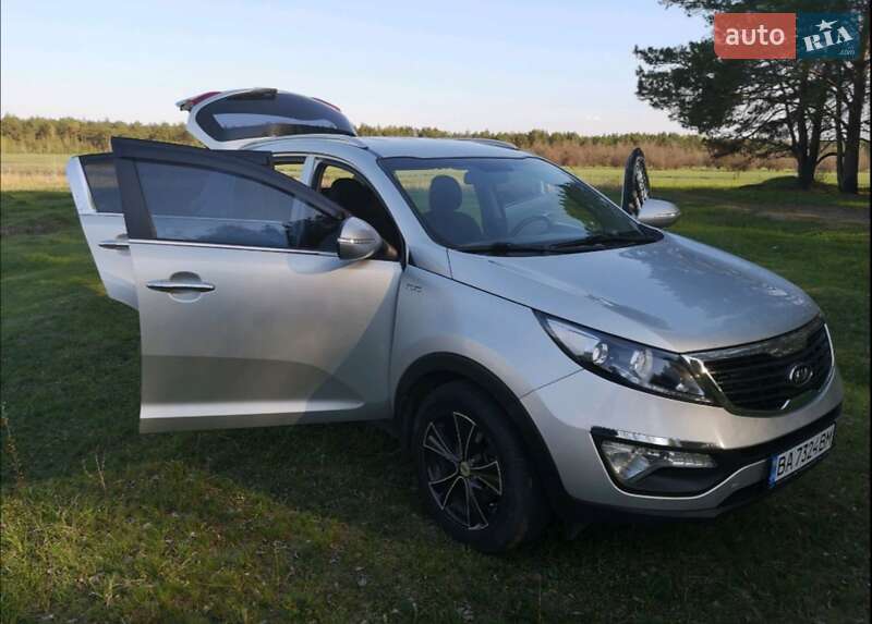 Внедорожник / Кроссовер Kia Sportage 2010 в Кременчуге