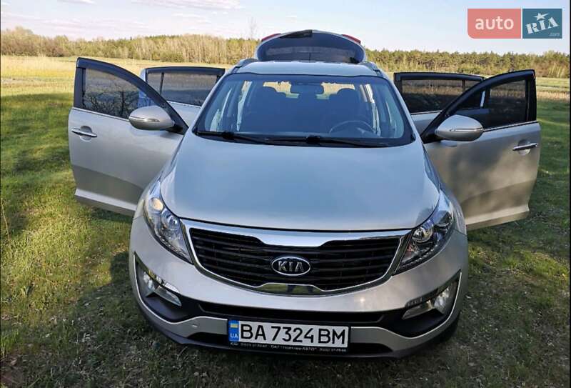 Внедорожник / Кроссовер Kia Sportage 2010 в Кременчуге