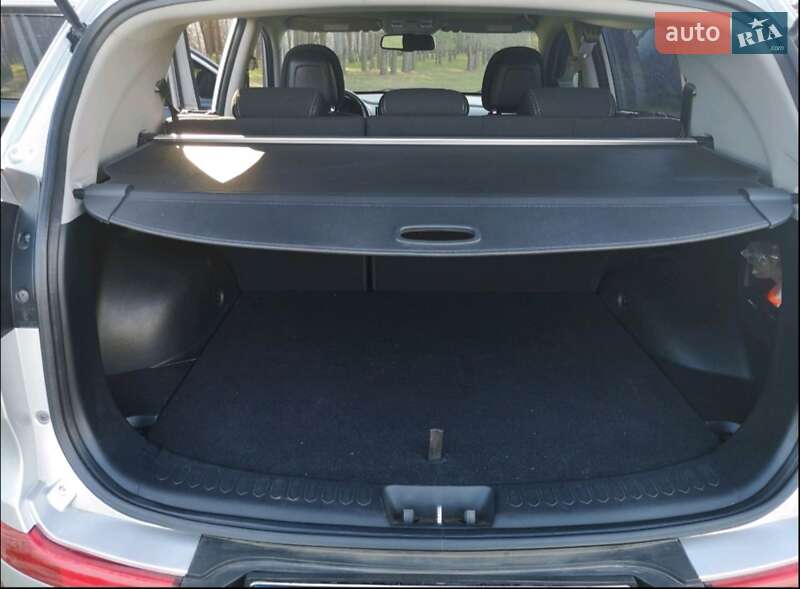 Внедорожник / Кроссовер Kia Sportage 2010 в Кременчуге