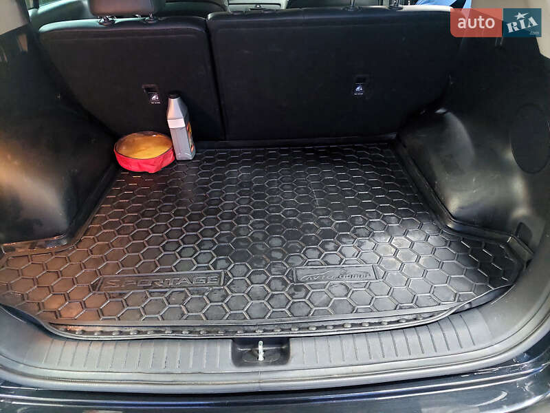 Внедорожник / Кроссовер Kia Sportage 2016 в Полтаве