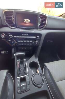 Внедорожник / Кроссовер Kia Sportage 2016 в 