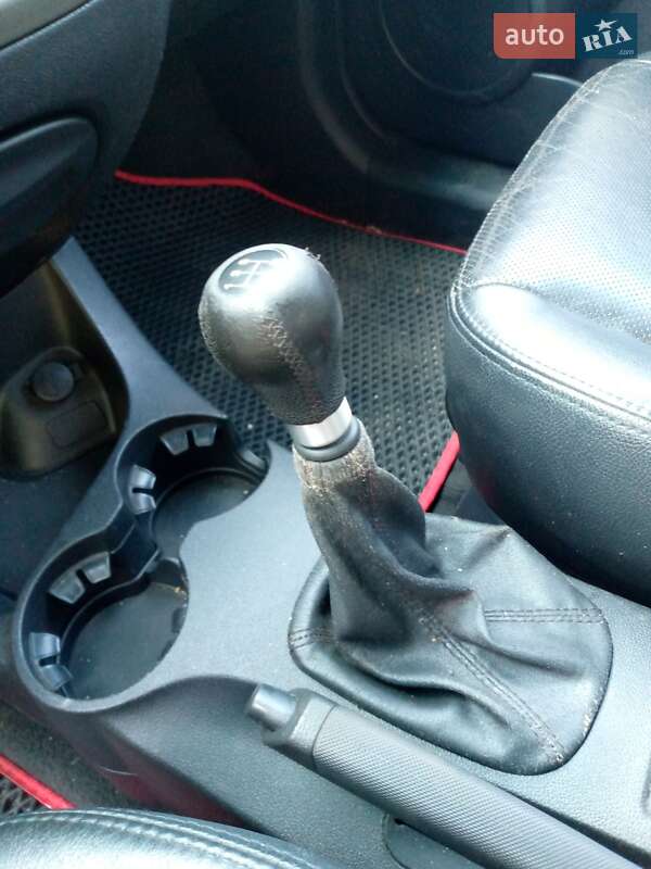 Позашляховик / Кросовер Kia Sportage 2005 в Звенигородці