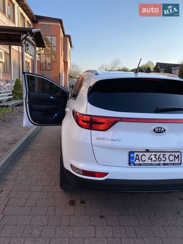 Внедорожник / Кроссовер Kia Sportage 2016 в Стрые