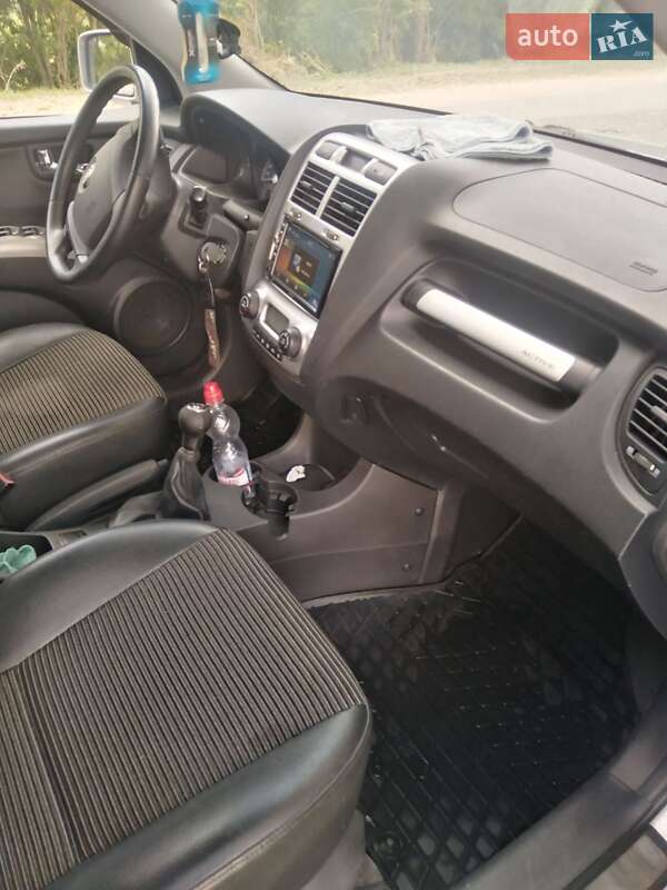 Внедорожник / Кроссовер Kia Sportage 2005 в Чечельнике
