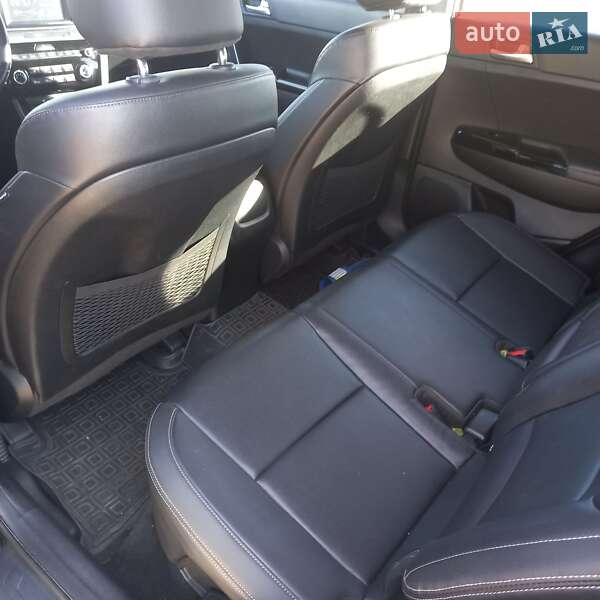 Внедорожник / Кроссовер Kia Sportage 2015 в Вознесенске