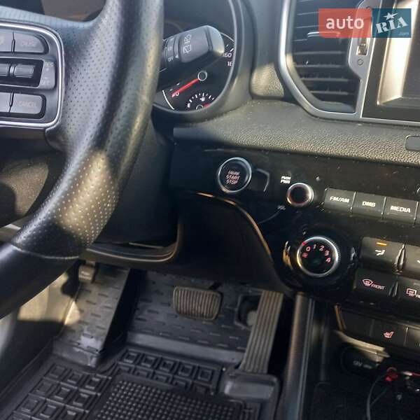 Внедорожник / Кроссовер Kia Sportage 2015 в Вознесенске