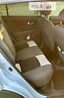 Внедорожник / Кроссовер Kia Sportage 2012 в 