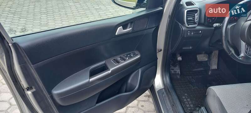 Внедорожник / Кроссовер Kia Sportage 2017 в Костополе