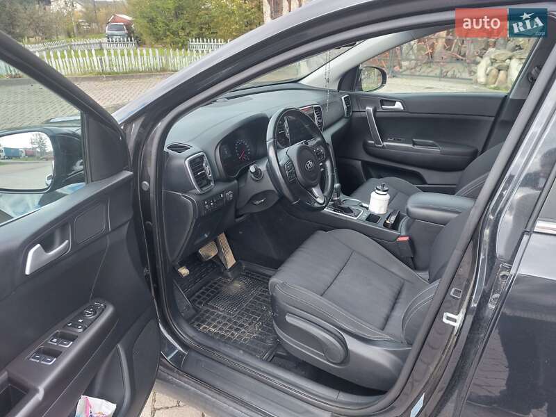 Позашляховик / Кросовер Kia Sportage 2016 в Долині