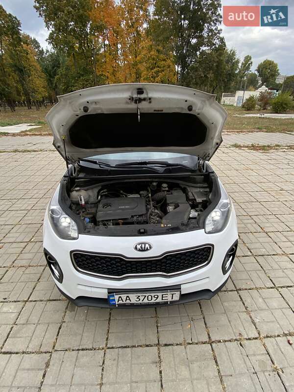 Позашляховик / Кросовер Kia Sportage 2016 в Києві