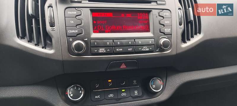 Внедорожник / Кроссовер Kia Sportage 2012 в Синельниково