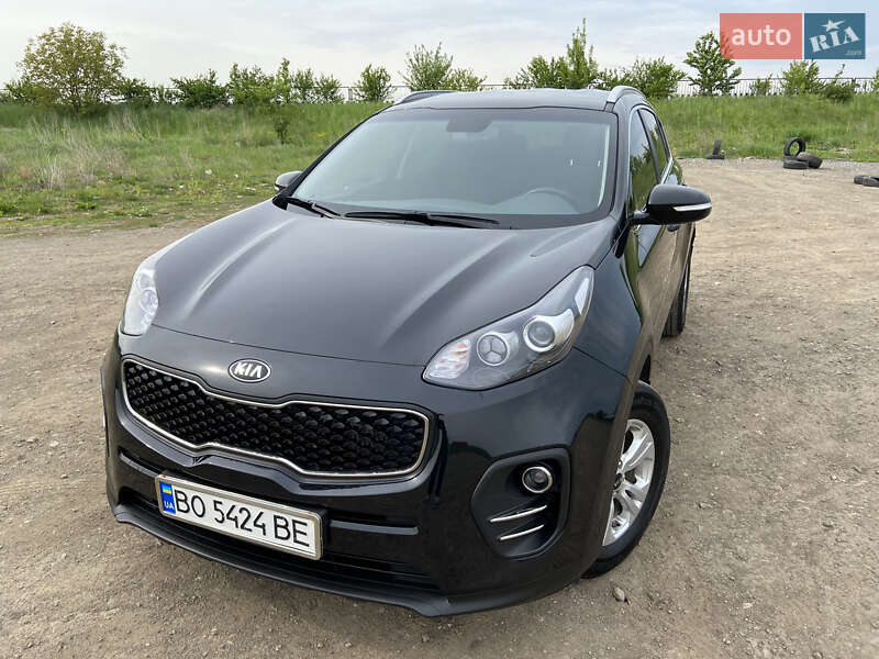 Внедорожник / Кроссовер Kia Sportage 2016 в Тернополе