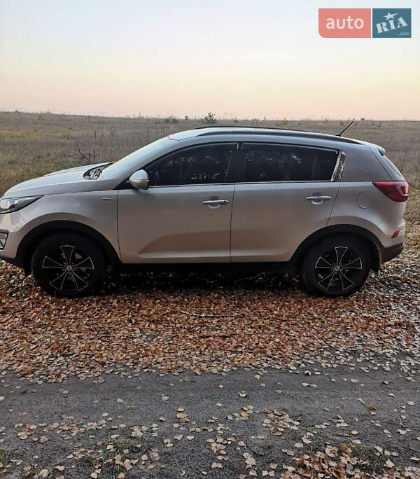 Внедорожник / Кроссовер Kia Sportage 2010 в Кременчуге