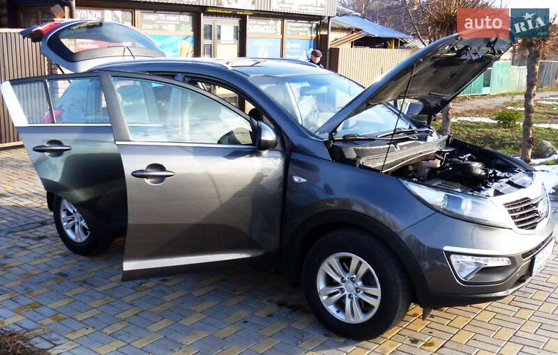 Позашляховик / Кросовер Kia Sportage 2012 в Христинівці