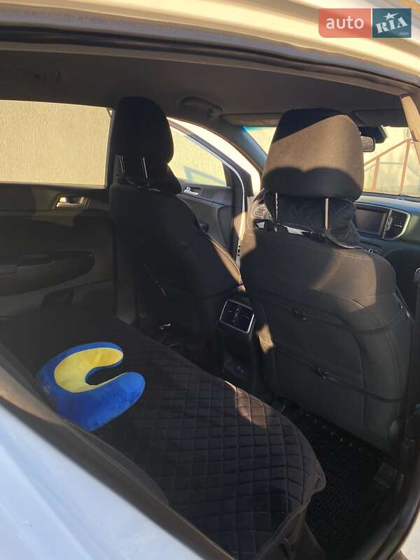 Позашляховик / Кросовер Kia Sportage 2016 в Високопіллі