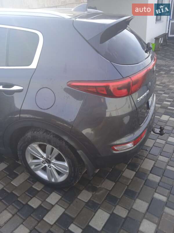 Позашляховик / Кросовер Kia Sportage 2016 в Вишгороді