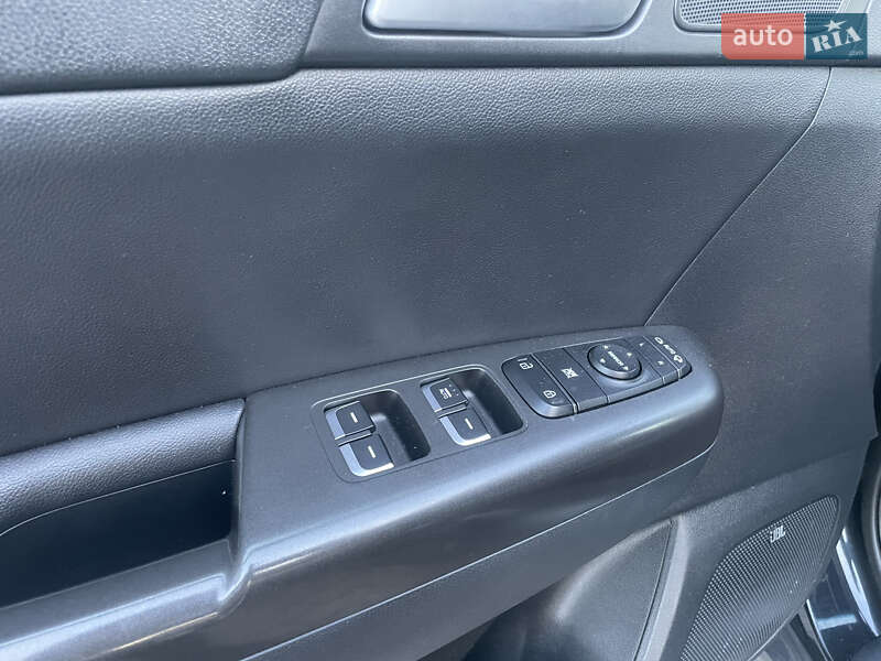 Позашляховик / Кросовер Kia Sportage 2017 в Києві