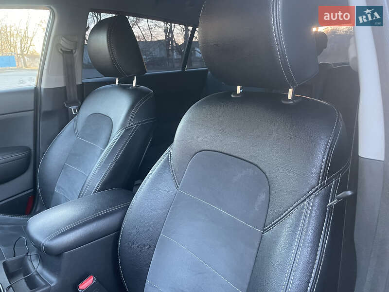 Позашляховик / Кросовер Kia Sportage 2017 в Києві