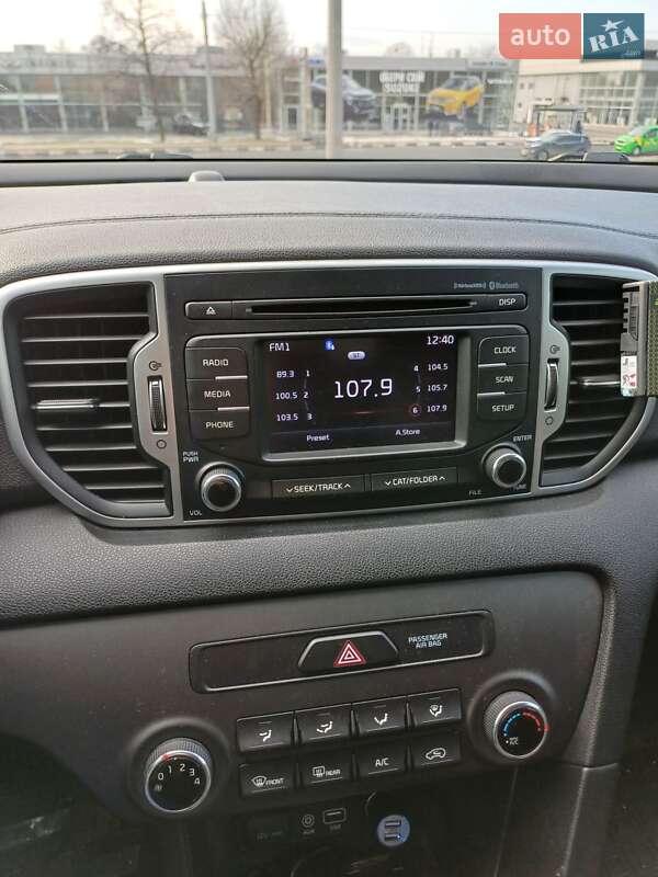 Внедорожник / Кроссовер Kia Sportage 2016 в Харькове