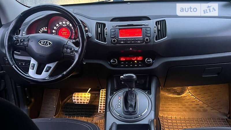 Позашляховик / Кросовер Kia Sportage 2011 в Тернополі