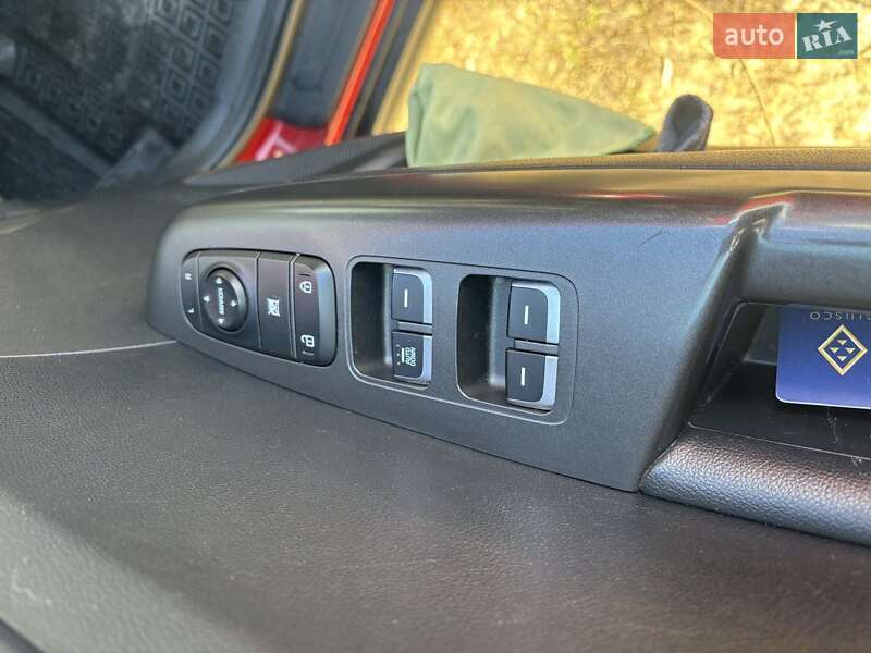 Позашляховик / Кросовер Kia Sportage 2017 в Києві