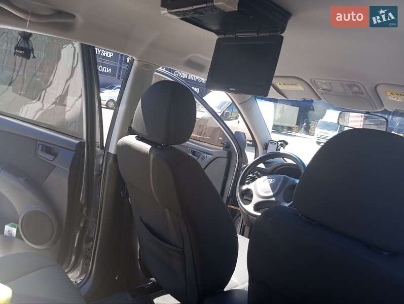 Внедорожник / Кроссовер Kia Sportage 2010 в Ивано-Франковске