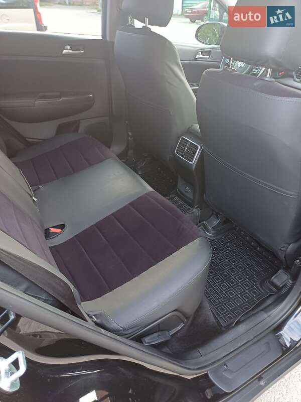 Внедорожник / Кроссовер Kia Sportage 2016 в Харькове