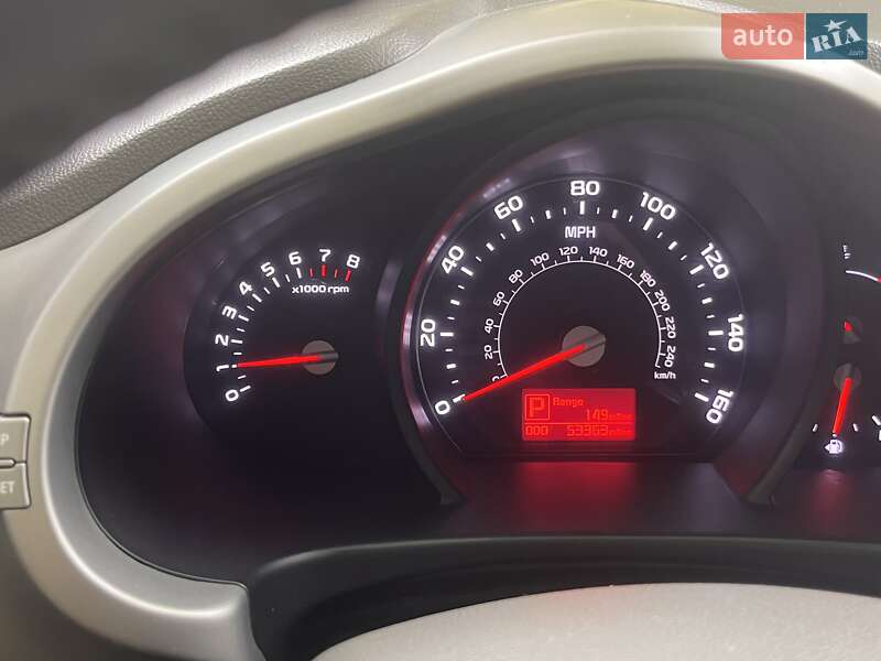 Позашляховик / Кросовер Kia Sportage 2015 в Чернівцях