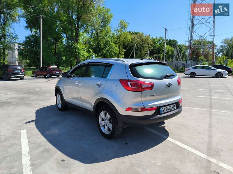 Внедорожник / Кроссовер Kia Sportage 2011 в Синельниково