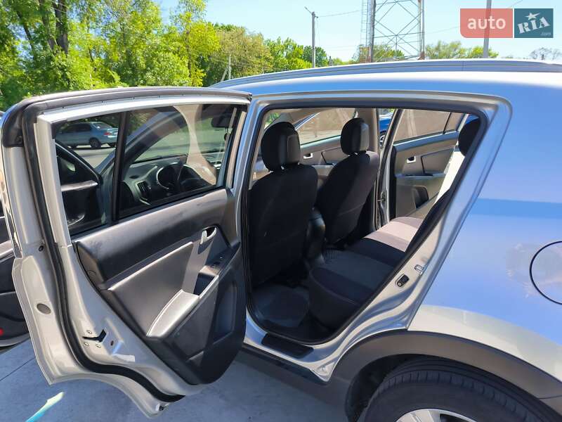 Внедорожник / Кроссовер Kia Sportage 2011 в Синельниково