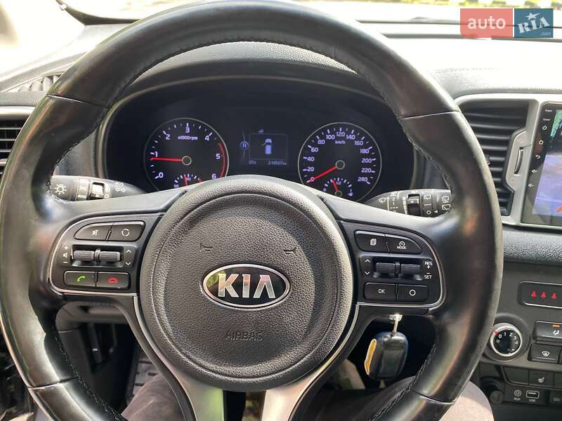 Внедорожник / Кроссовер Kia Sportage 2016 в Казатине