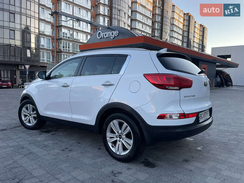 Позашляховик / Кросовер Kia Sportage 2015 в Львові