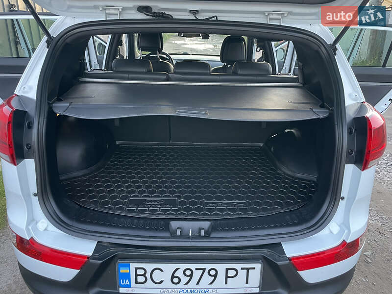 Позашляховик / Кросовер Kia Sportage 2015 в Львові