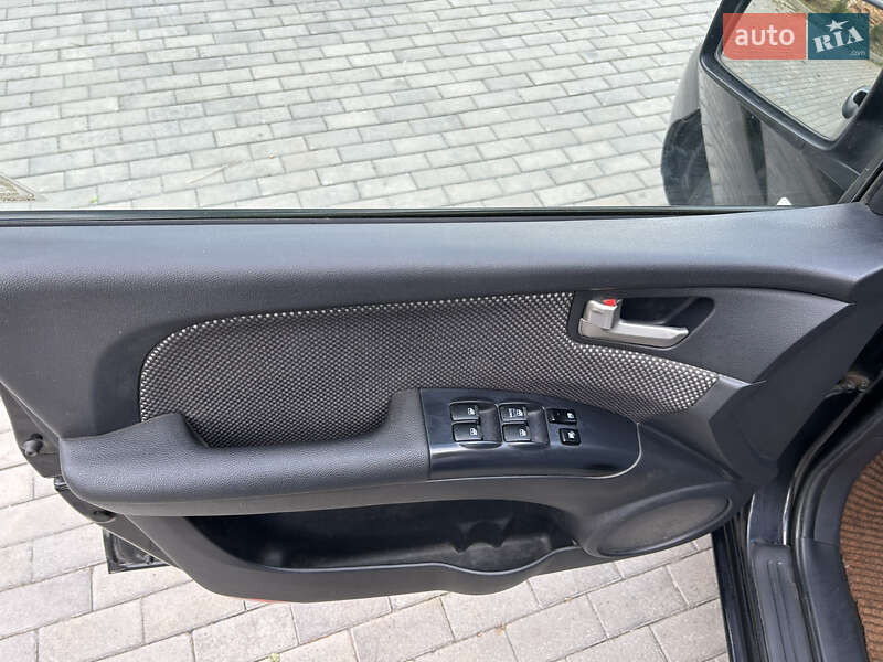 Внедорожник / Кроссовер Kia Sportage 2005 в Тернополе