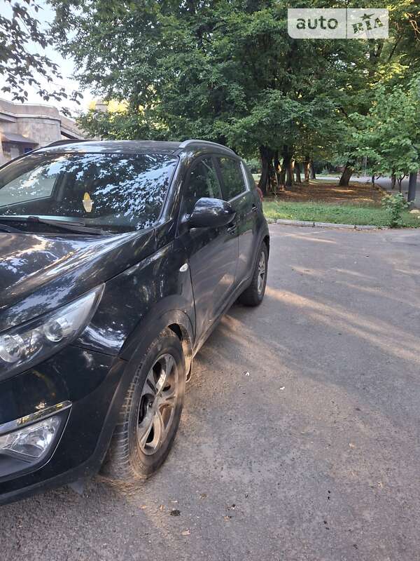 Позашляховик / Кросовер Kia Sportage 2011 в Івано-Франківську