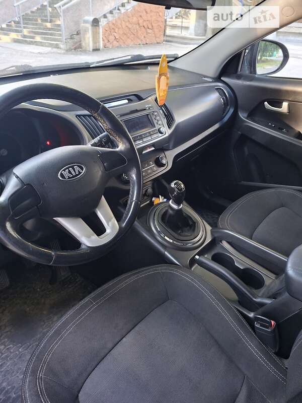 Позашляховик / Кросовер Kia Sportage 2011 в Івано-Франківську