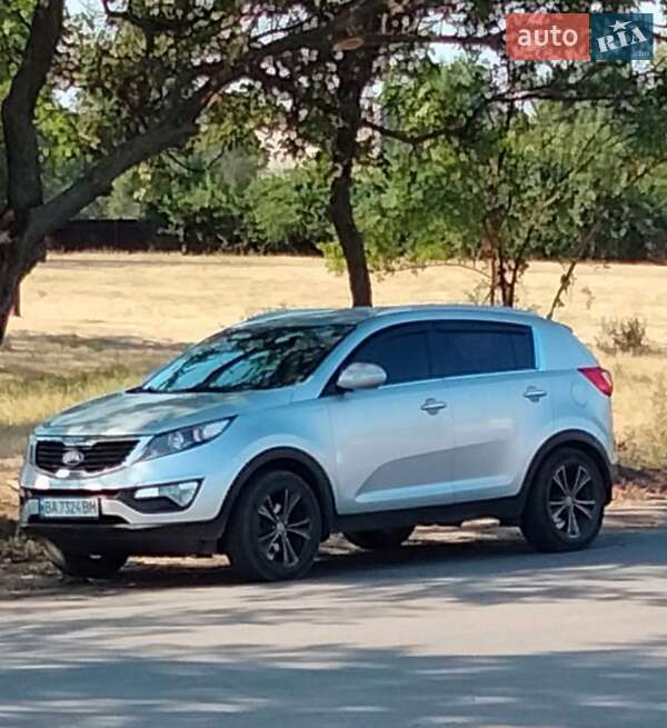 Внедорожник / Кроссовер Kia Sportage 2010 в Кременчуге