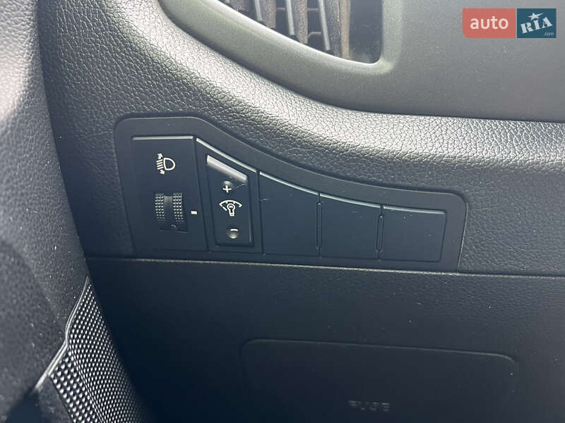 Внедорожник / Кроссовер Kia Sportage 2012 в Одессе